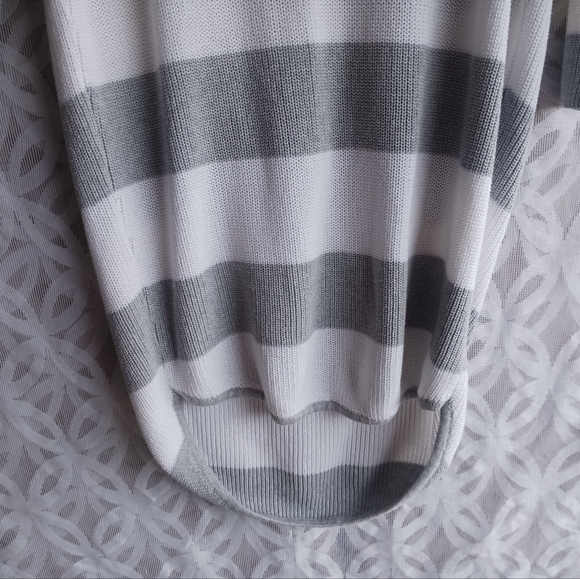 Express tunic sweater medium nwot white gray striped sift cotton - Picture 5 of 6